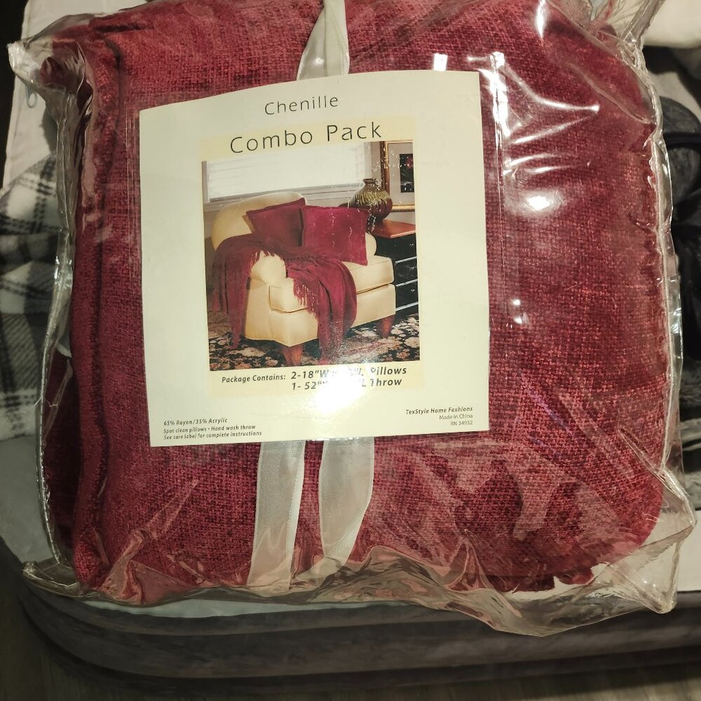 Cozy Chenille Throw with pillows in Burgundy color